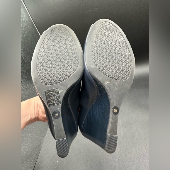 Tory Burch Melinda Peep Toe Wedges Pump Size 8M Navy Blue Leather 3.5" Heel $395 - Picture 5 of 7